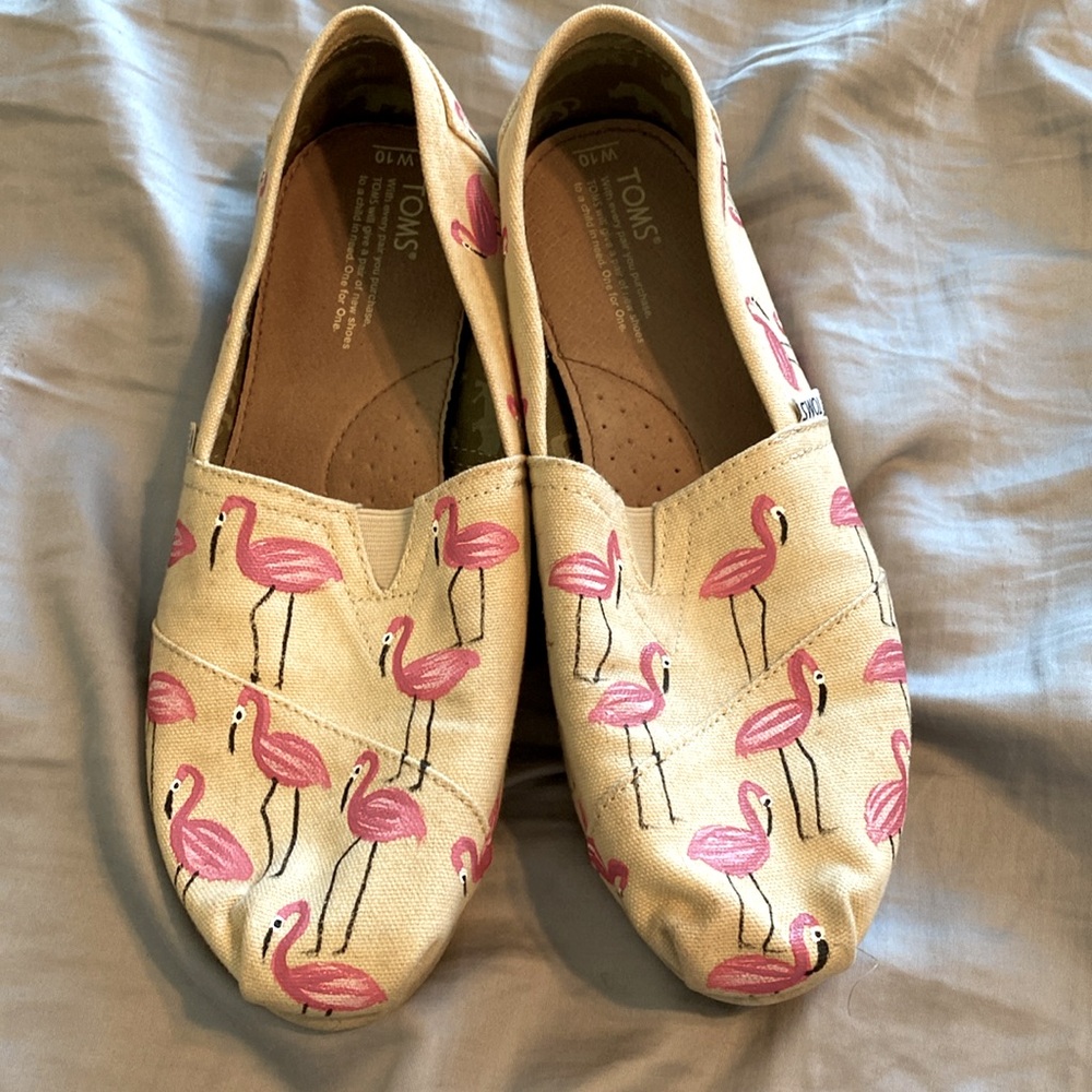 Tom’s flamingo Hand painted Delorbe Toms size 10 natural canvas. Gently warn